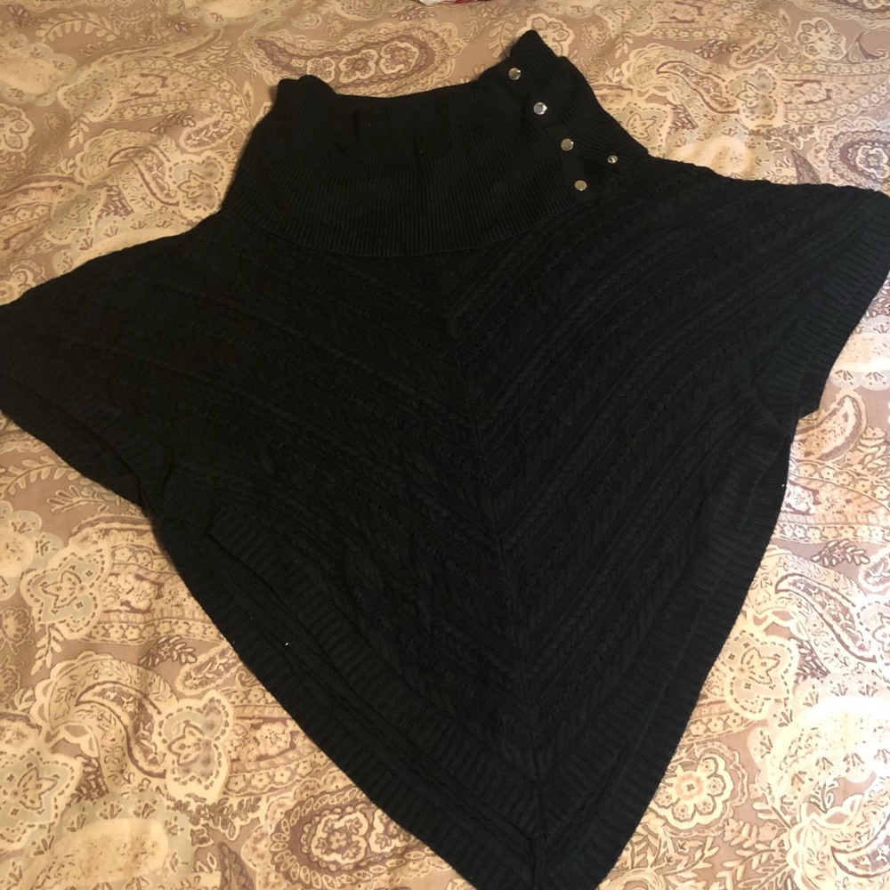 WHBM Black Poncho M